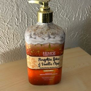 Hempz pumpkin spice and vanilla chai herbal body moisturizer 17 oz